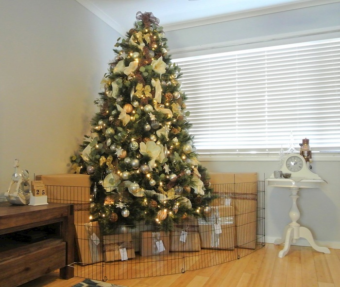 Christmas tree and twins