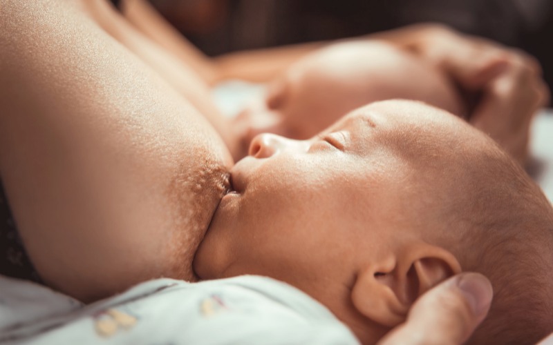 breastfeeding multiples with mastitis
