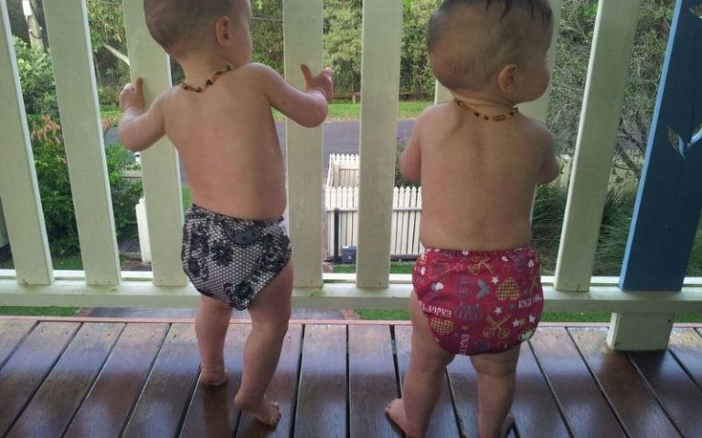 twins and delayed walking