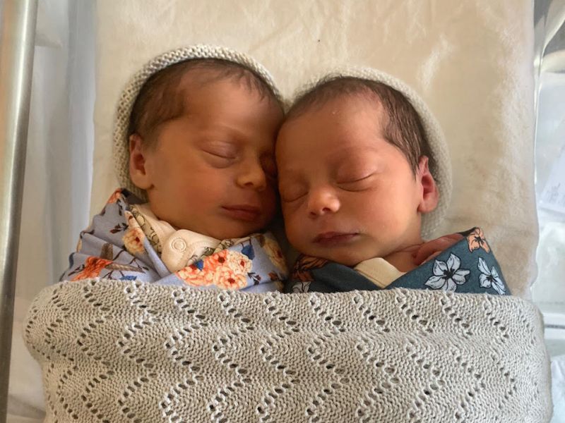 twins born vaginally at 36 weeks