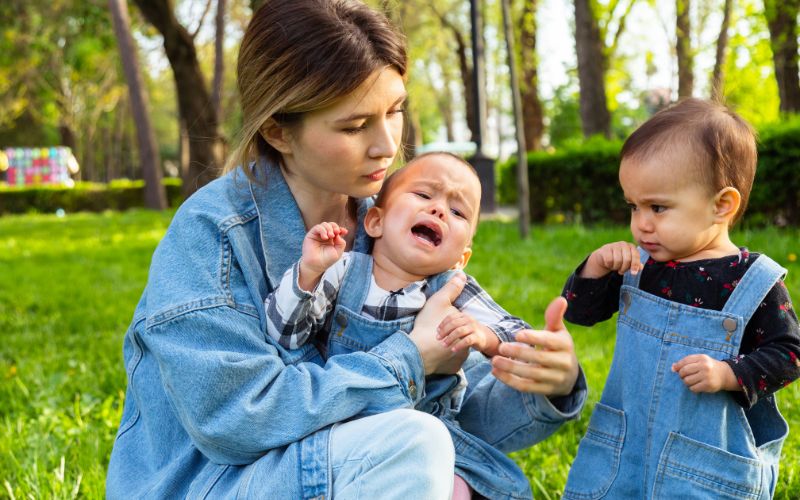 How to prevent twins who bite