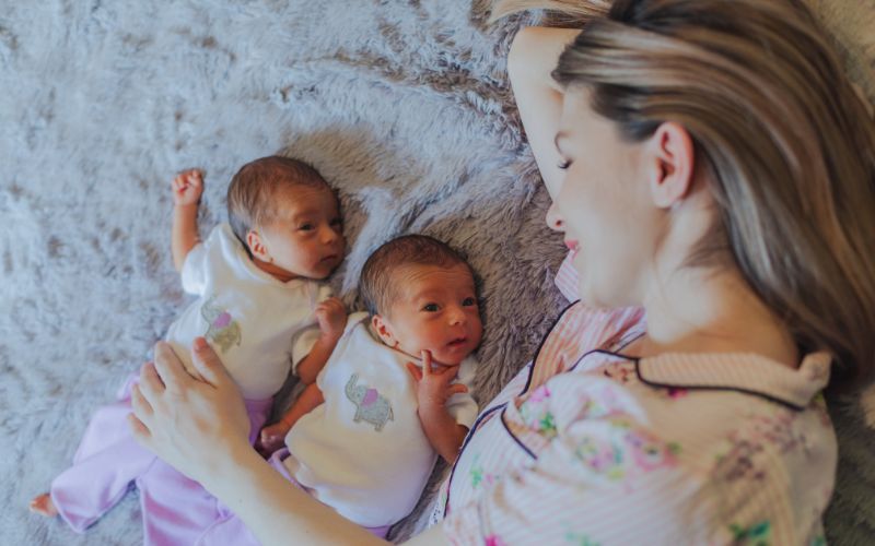 girl twins born at 34 weeks