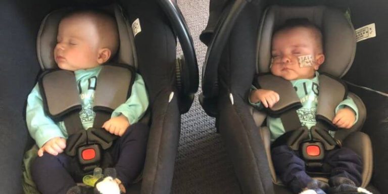advantages of car seat capsules for twins or triplets