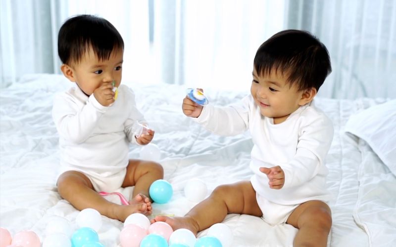 twins-compared-to-a-single-baby-unfair-comparison